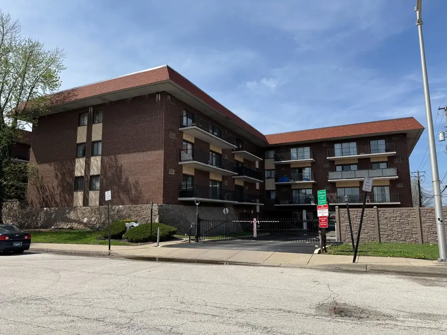 9520 Mayfield Avenue #212, Oak Lawn, IL 60453 - #2