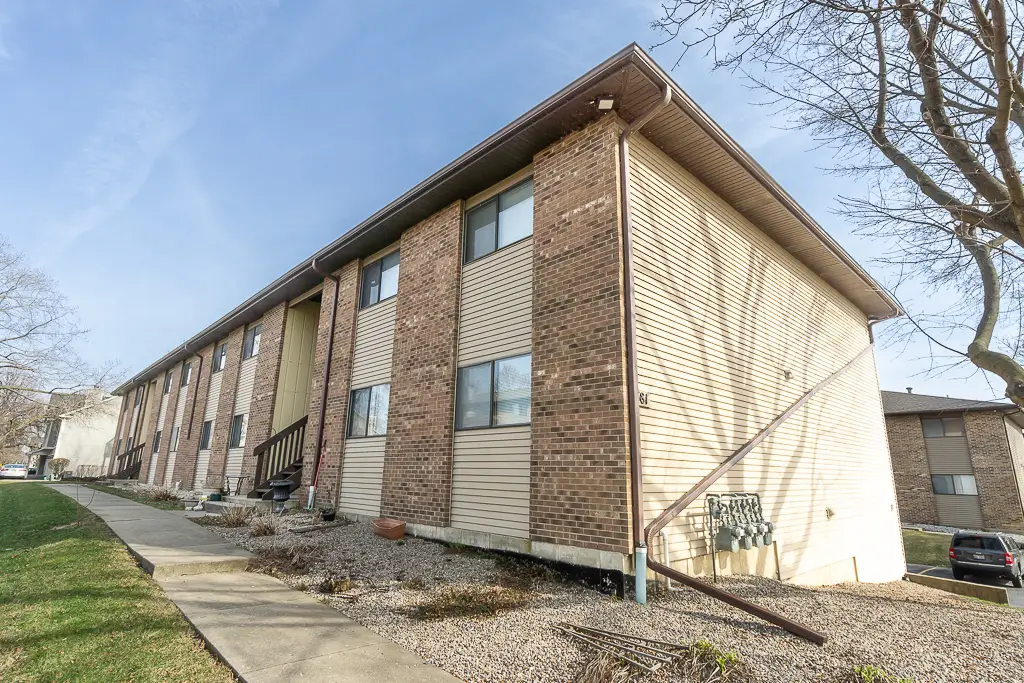 381 S Collins Street #B, South Elgin, IL 60177 - #1