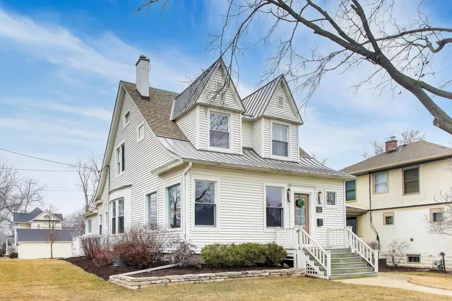 520 S Wheaton Avenue, Wheaton, IL 60187 - #3