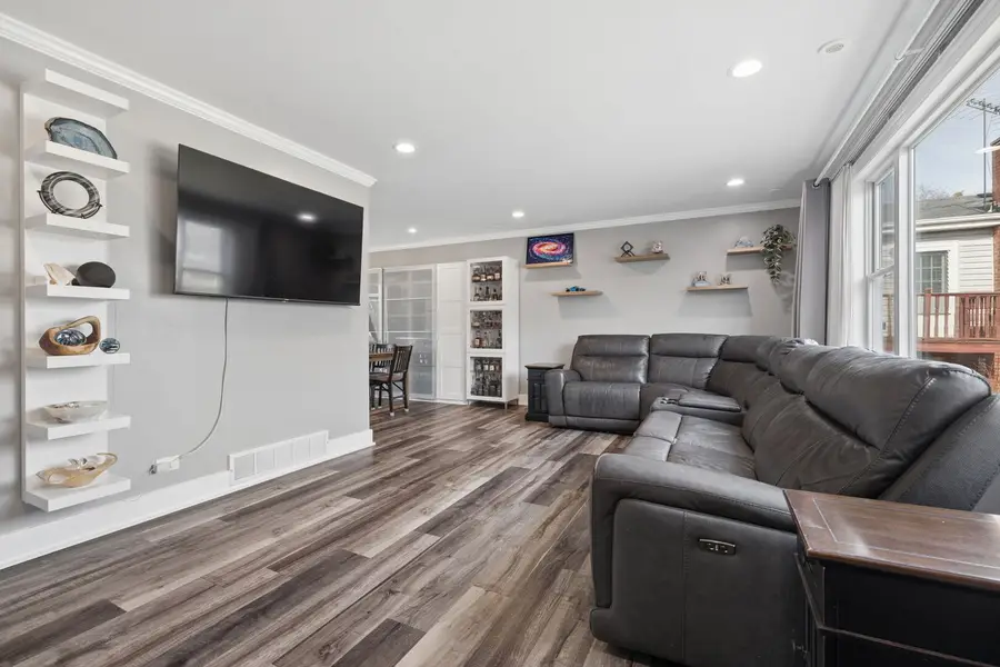 6922 Sierra Drive, Darien, IL 60561 - #3