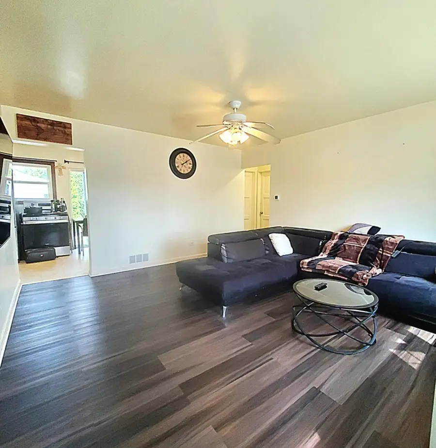 2500 Dakota Road, Waukegan, IL 60087 - #3