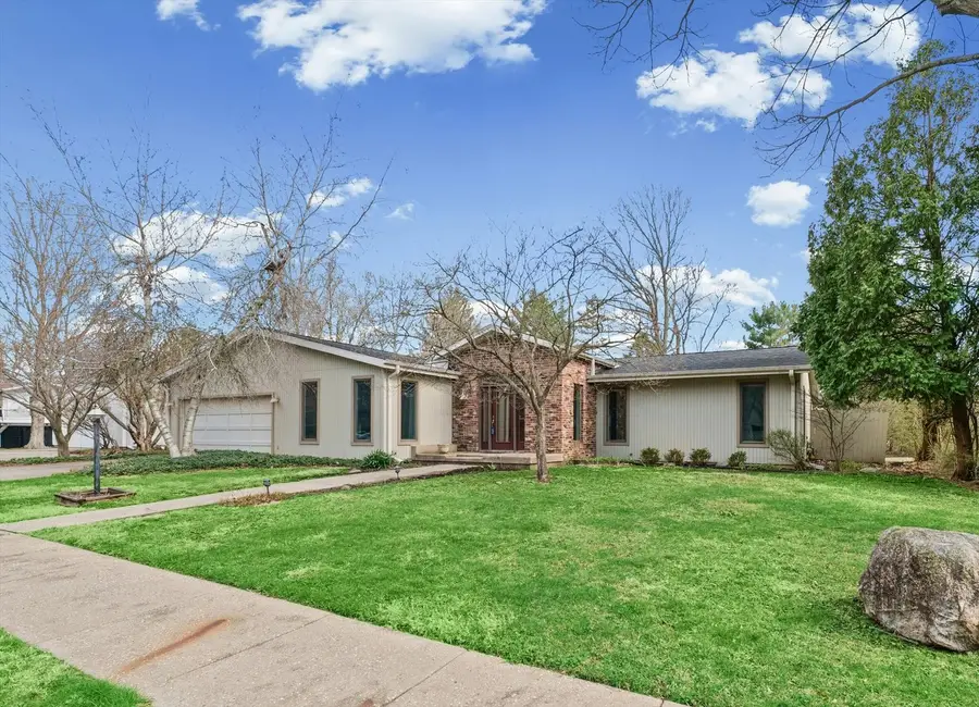 205 E Sherwin Circle, Urbana, IL 61802 - #2