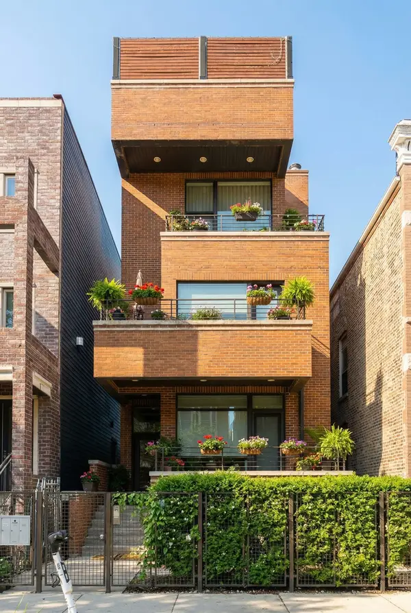 939 N Winchester Avenue #2, Chicago, IL 60622