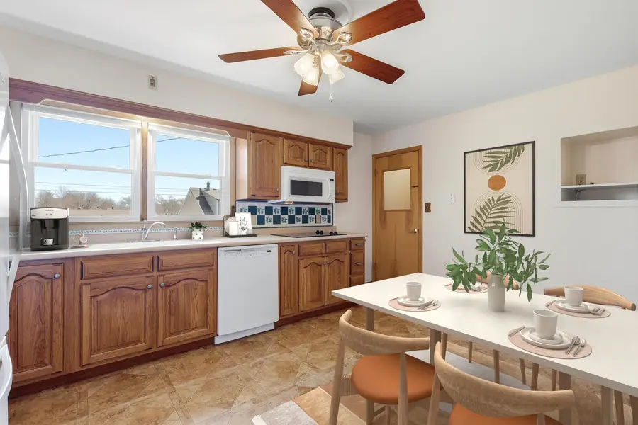 2690 9th Street, East Moline, IL 61244 - #3