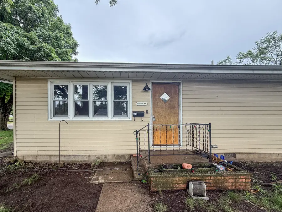 811 N East Street, Leroy, IL 61752 - #3