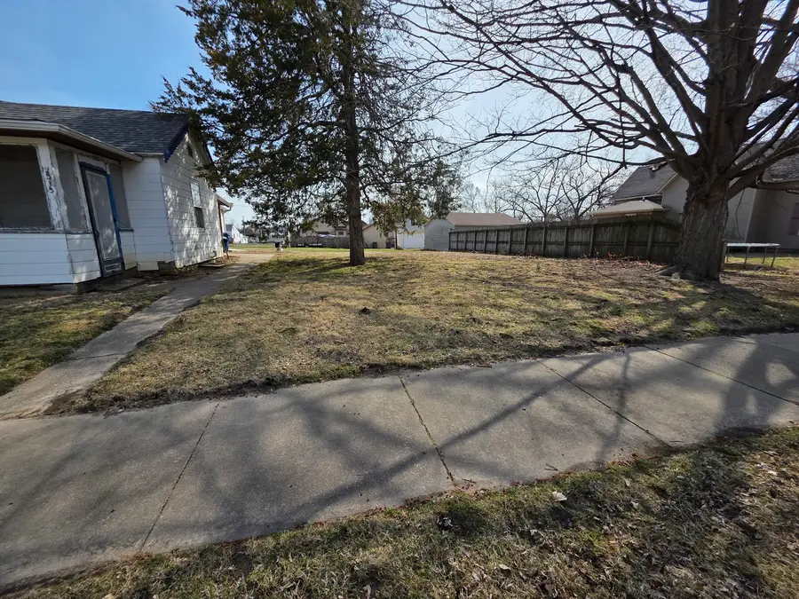 2313 N 7th Street, Clinton, IA 52732 - #3