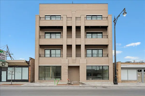 5340 N Lincoln Avenue #202, Chicago, IL 60625