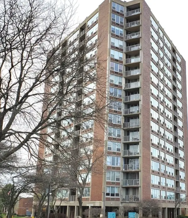 Address Withheld By Seller, Glenview, IL 60025