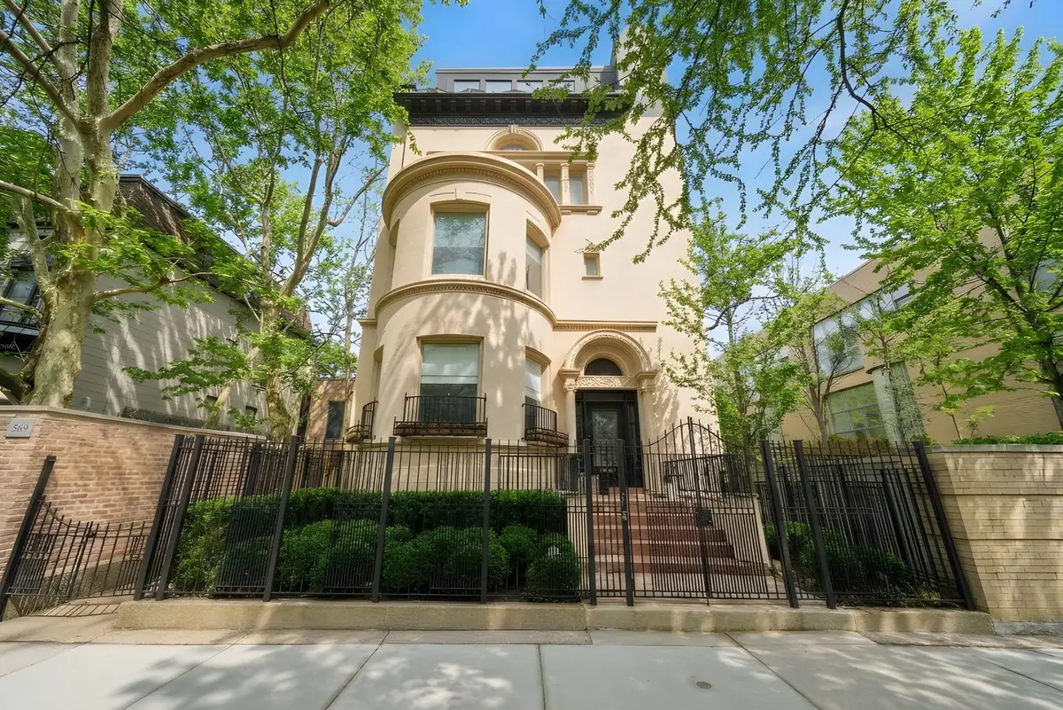 1352 N La Salle Drive, Chicago, IL 60610 - #1