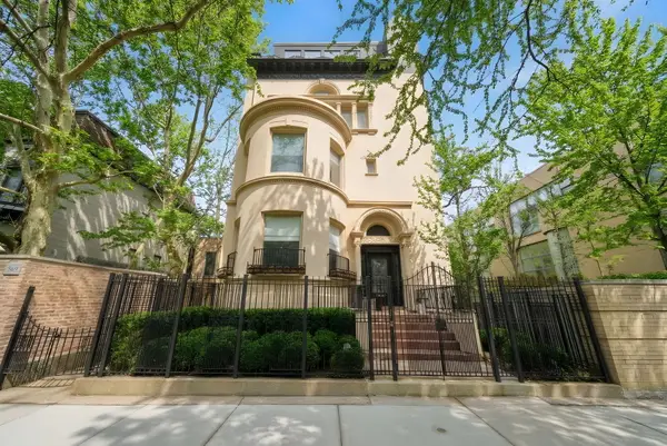 1352 N La Salle Drive, Chicago, IL 60610