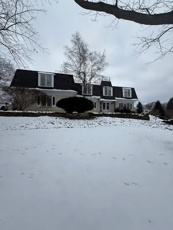 71 Watergate Drive, South Barrington, IL 60010