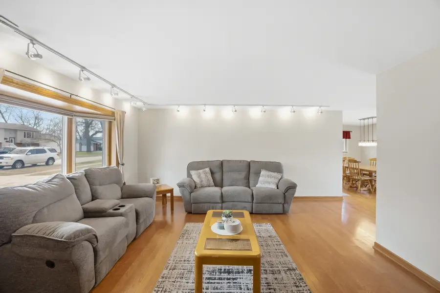 7220 Sprucewood Avenue, Woodridge, IL 60517 - #2