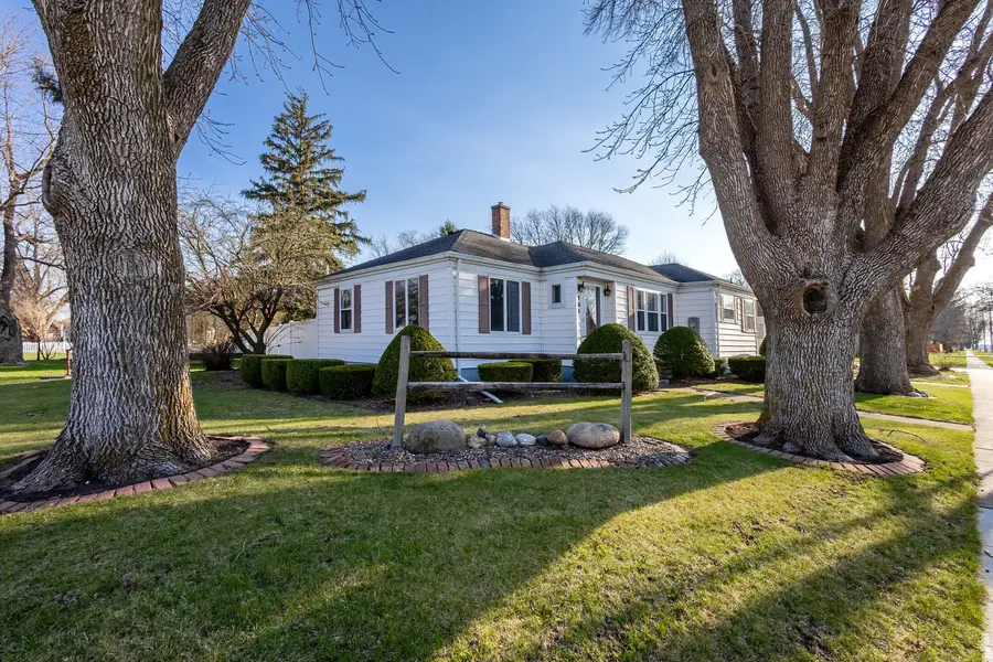 101 E D Street, Alpha, IL 61413 - #2