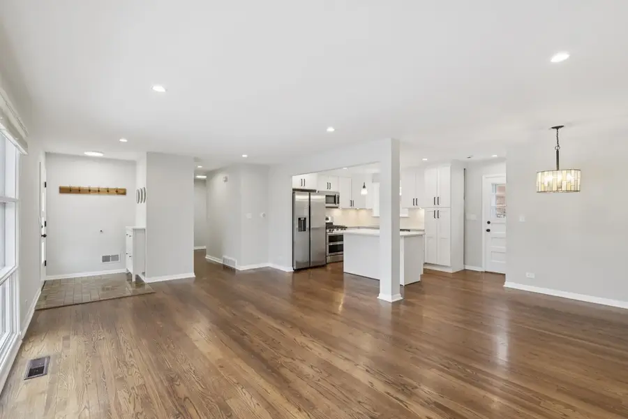 6803 N Keeler Avenue, Lincolnwood, IL 60712 - #3