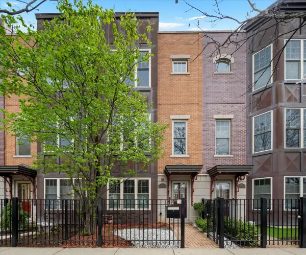 3449 N Whipple Street, Chicago, IL 60618