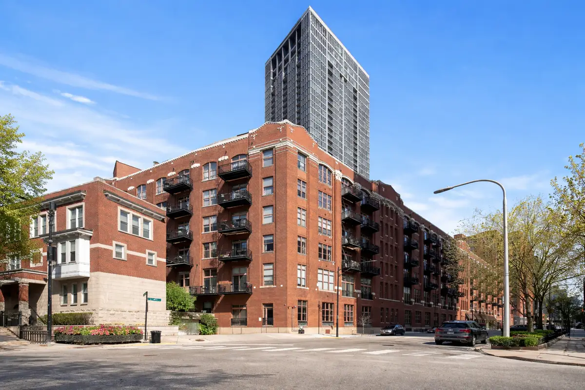 360 W Illinois Street #306, Chicago, IL 60654 - #1