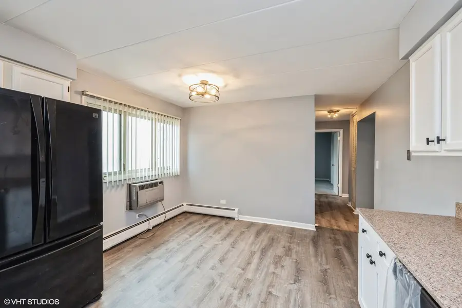 6150 S Kensington Avenue #102, Countryside, IL 60525 - #3