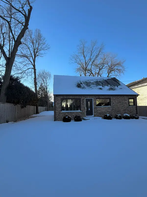 830 Deerfield Road, Highland Park, IL 60035