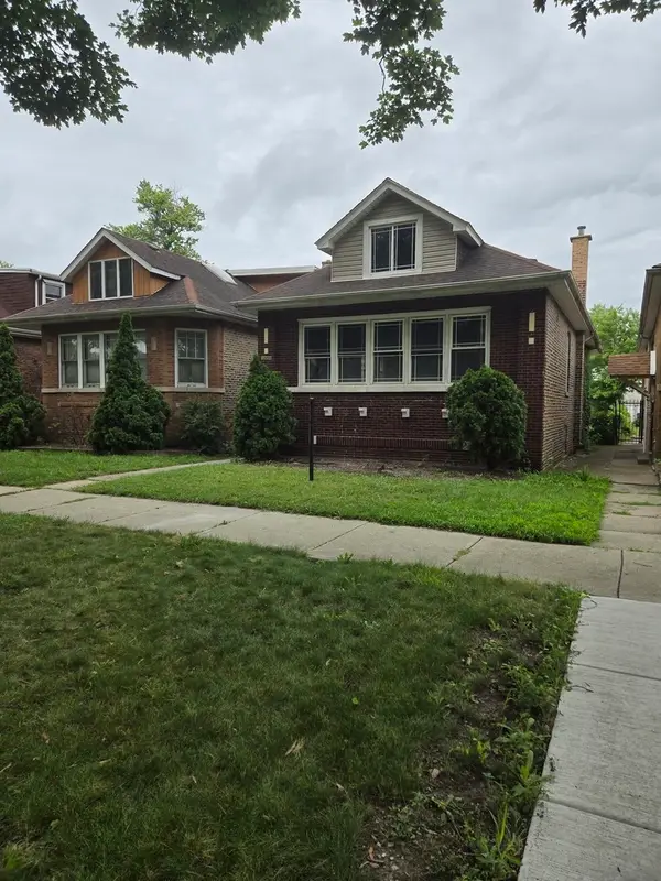 8220 S Prairie Avenue, Chicago, IL 60619