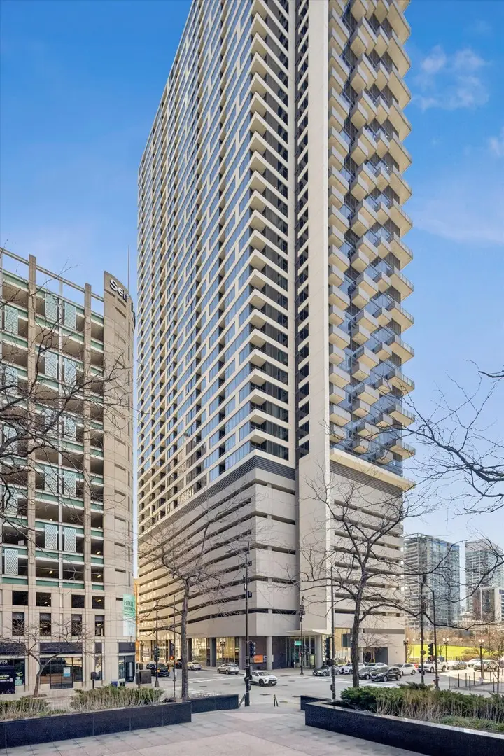 235 W Van Buren Street #2513, Chicago, IL 60607 - #1