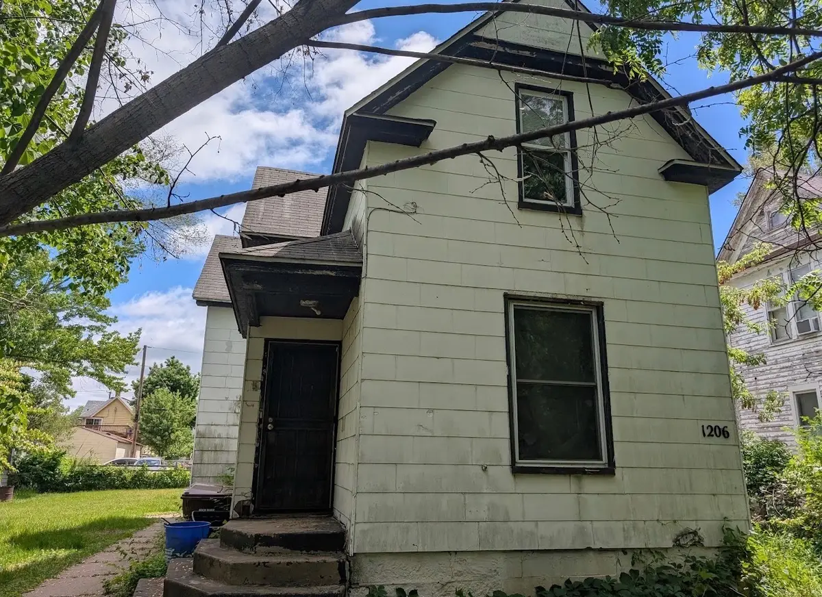 1206 S 5th Street, Rockford, IL 61104 - #1