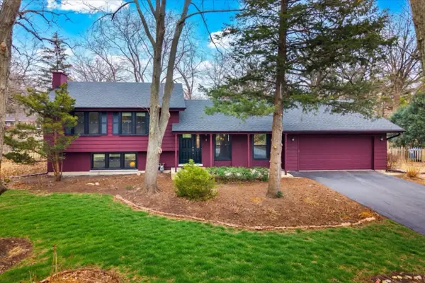 8S295 College Road, Naperville, IL 60540