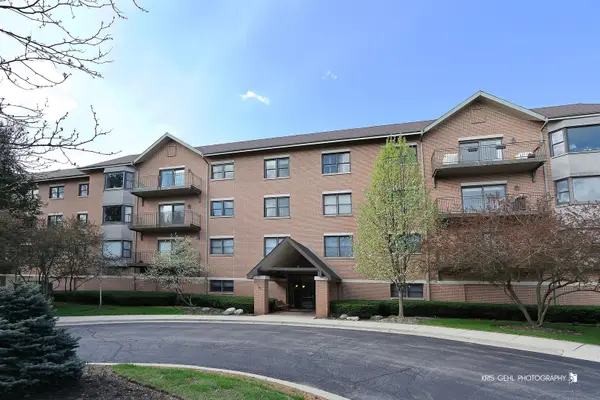 20 Trafalgar Square #304, Lincolnshire, IL 60069