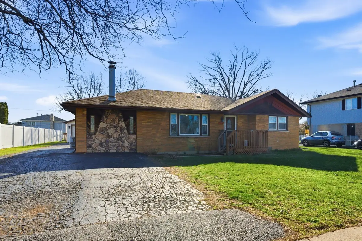 8325 Laporte Avenue, Burbank, IL 60459 - #1