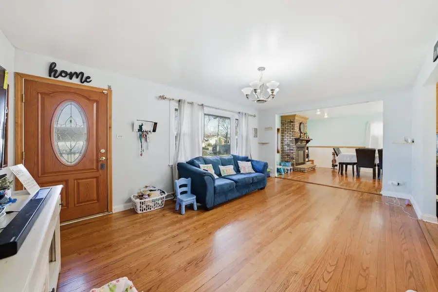 8325 Laporte Avenue, Burbank, IL 60459 - #3