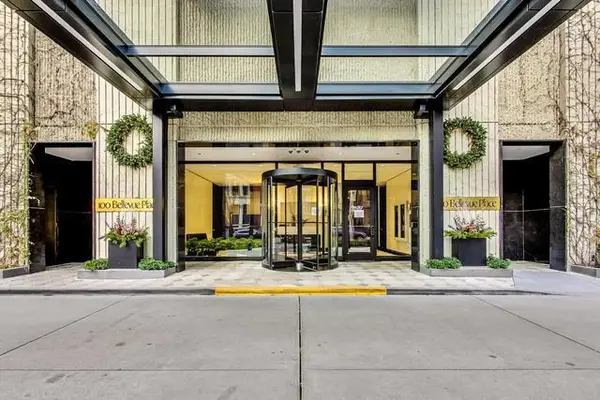 100 E Bellevue Place #23B, Chicago, IL 60611