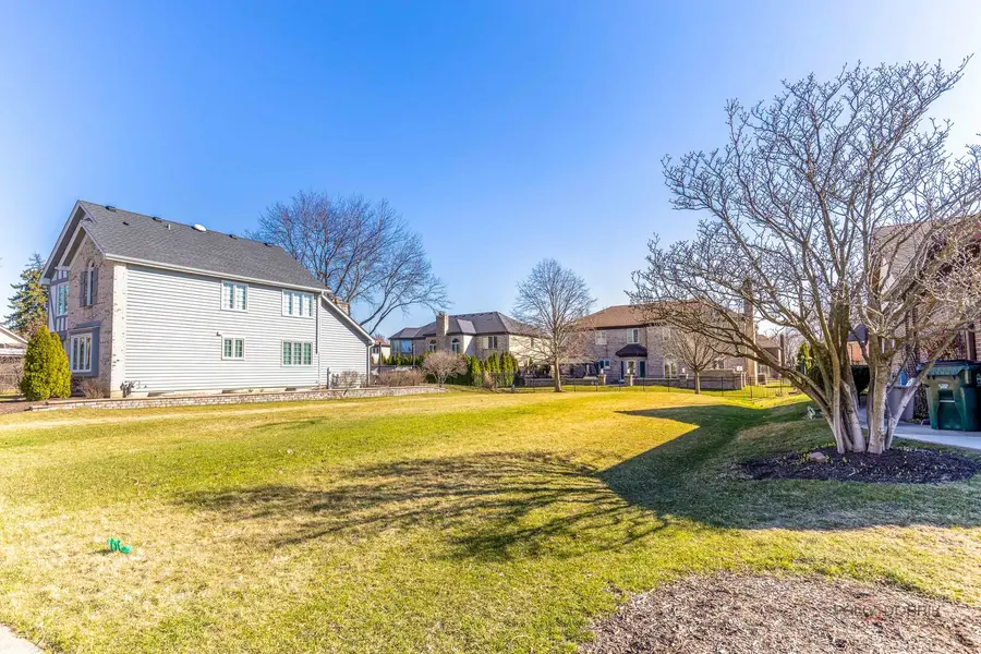 1309 E Brookwood Drive, Arlington Heights, IL 60004 - #3