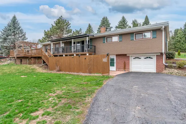 6887 Colonial Avenue, Bettendorf, IA 52722