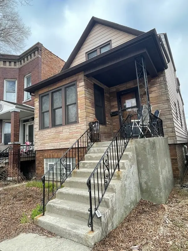 3246 N Richmond Street, Chicago, IL 60618