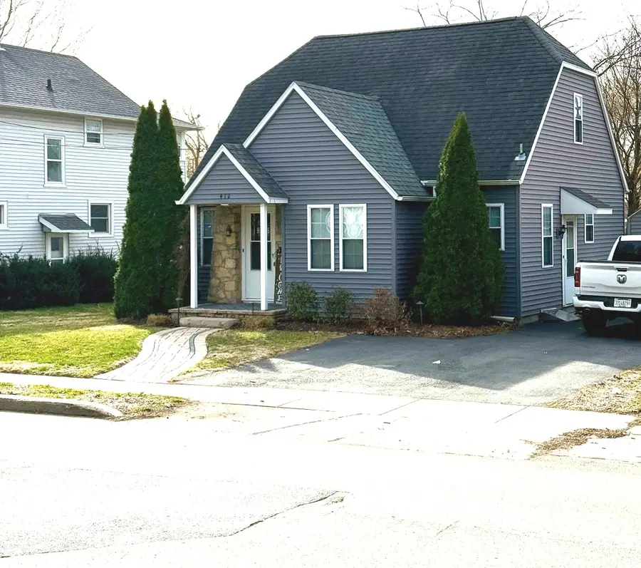 412 E Bradshaw Street, Dixon, IL 61021 - #2