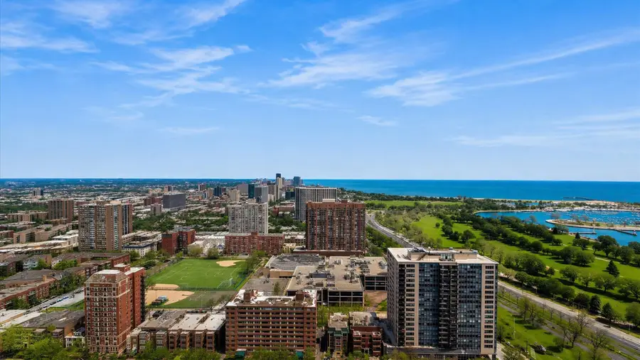 655 W Irving Park Road #3704, Chicago, IL 60613 - #2