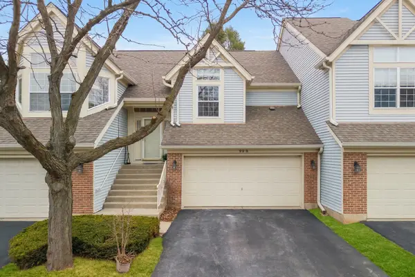 99 Ione Drive #B, South Elgin, IL 60177