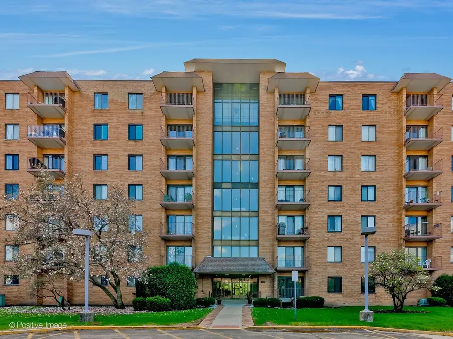 1717 W Crystal Lane #702, Mount Prospect, IL 60056 - #2
