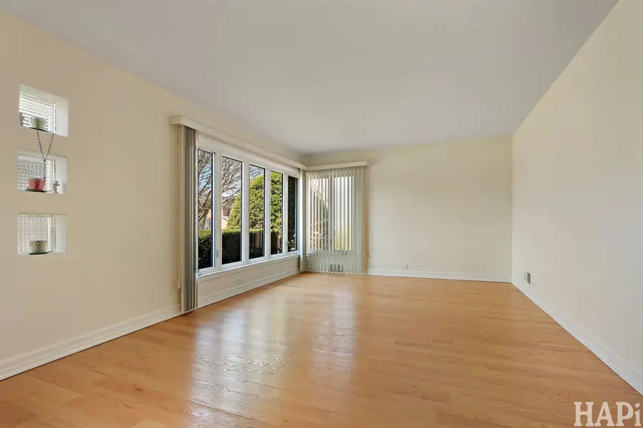 8049 N Overhill Avenue, Niles, IL 60714 - #2