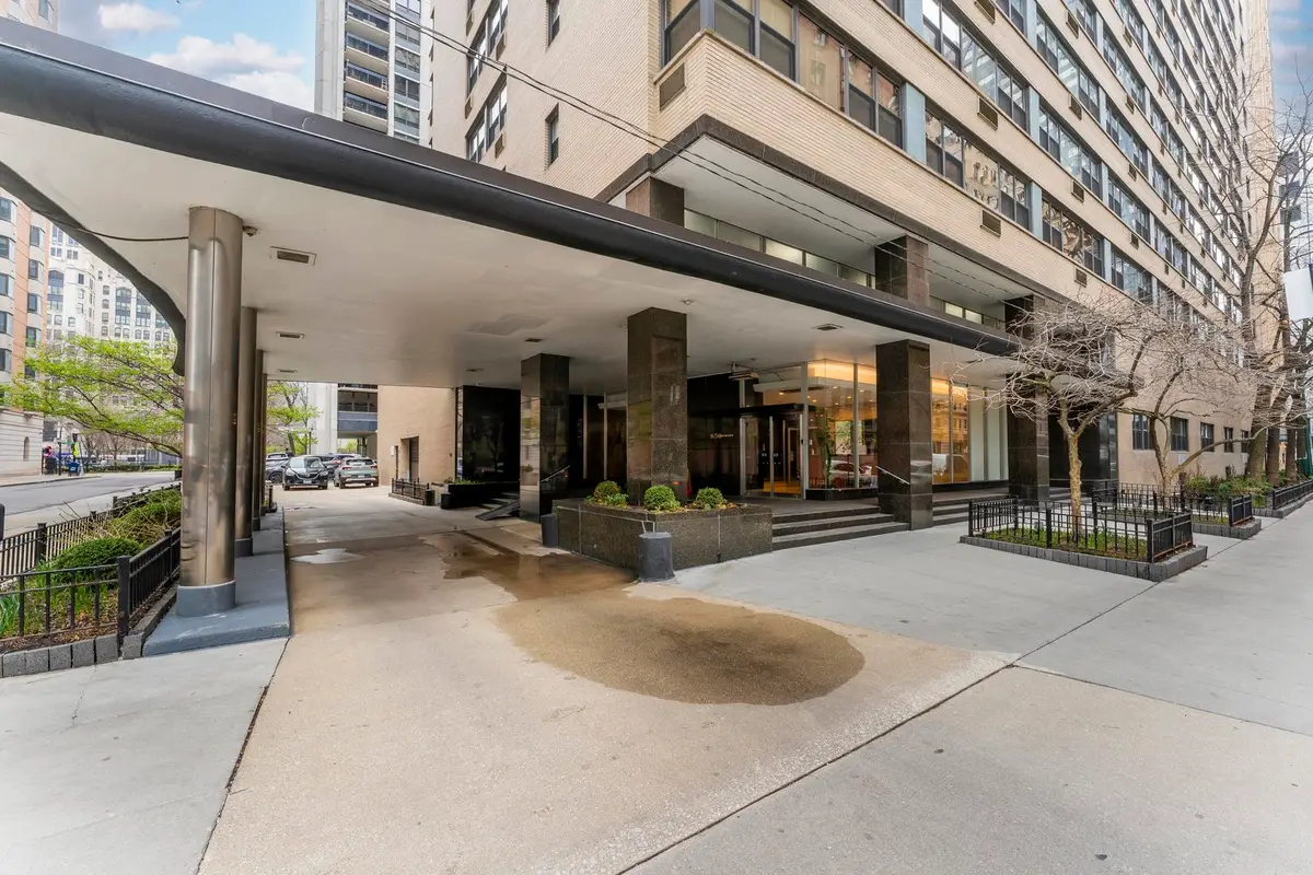 850 N Dewitt Place #13E, Chicago, IL 60611 - #1