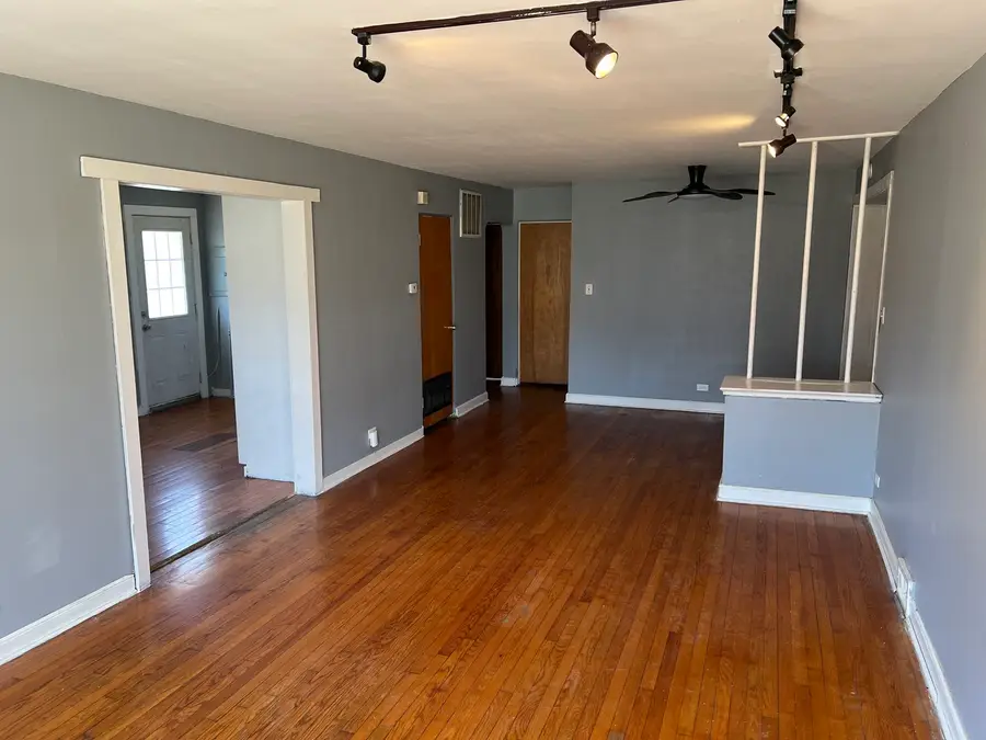 8856 S Washtenaw Avenue, Evergreen Park, IL 60805 - #3