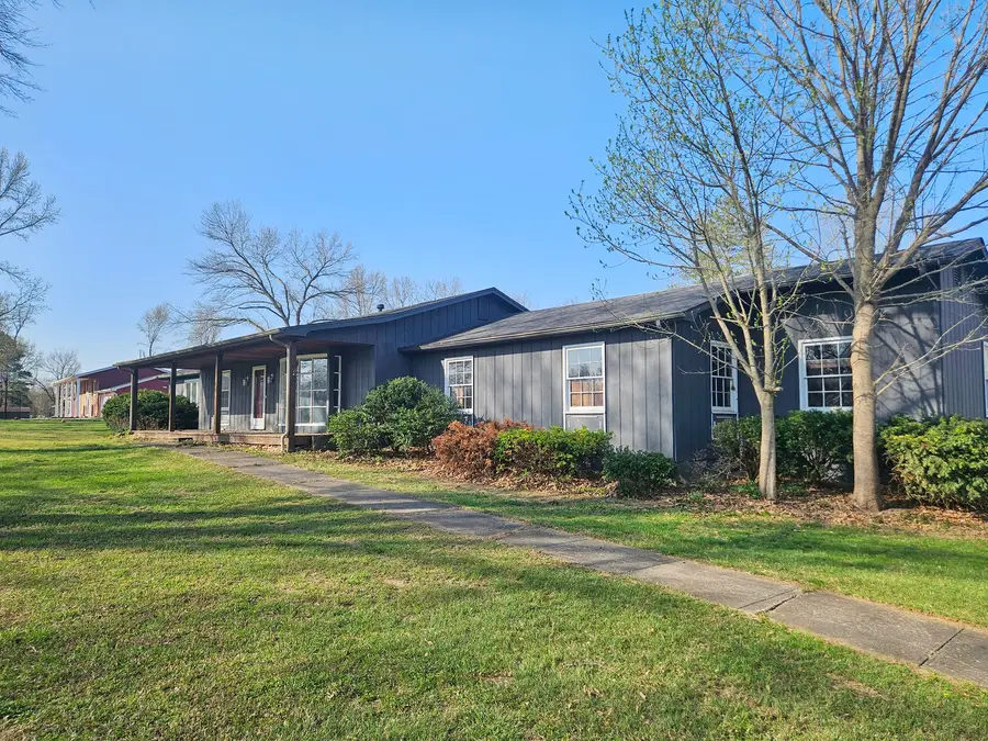 9769 Stuyvesant Street, Benton, IL 62812 - #3