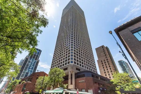 1030 N State Street #39E, Chicago, IL 60610