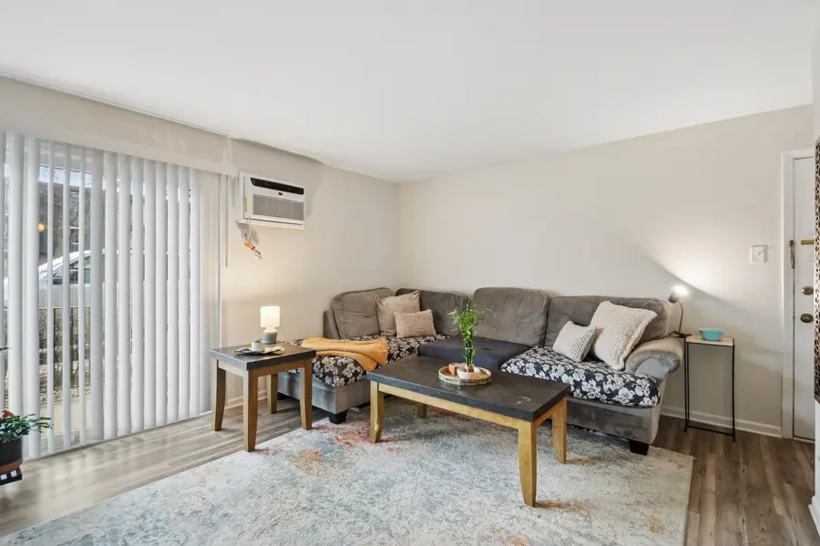 10820 Kilpatrick Avenue #1SW, Oak Lawn, IL 60453 - #2