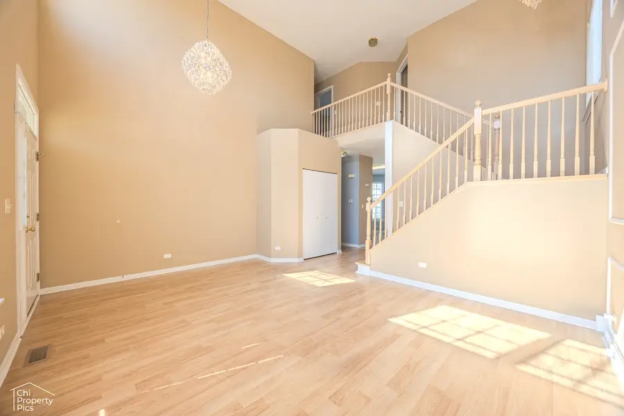 252 Balmoral Court, Glendale Heights, IL 60139 - #2