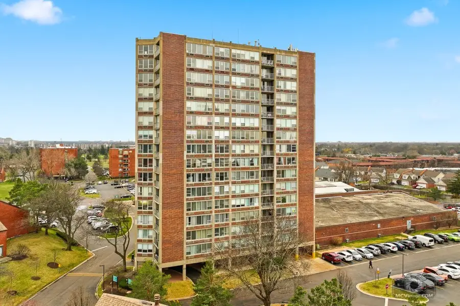 3925 Triumvera Drive #10B, Glenview, IL 60025 - #2