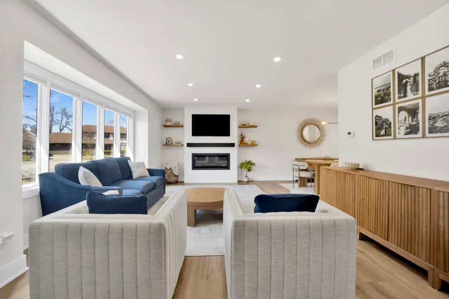 5731 Doe Circle, Westmont, IL 60559 - #3