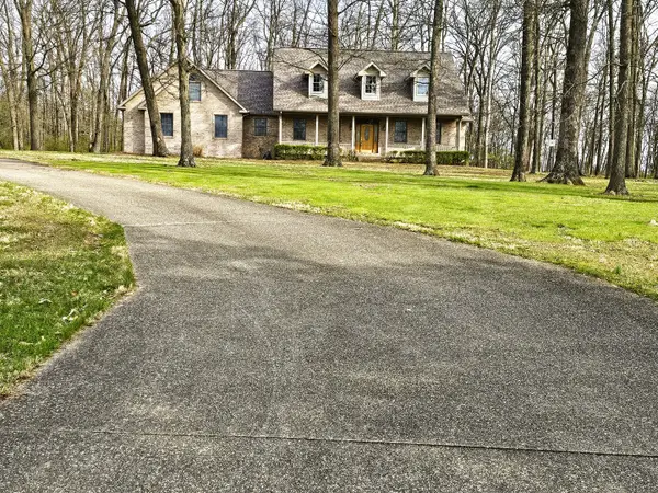 9 Fawn Drive, Fairfield, IL 62837