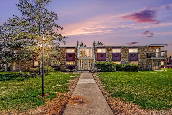 1320 Lore Lane #107B, Lombard, IL 60148