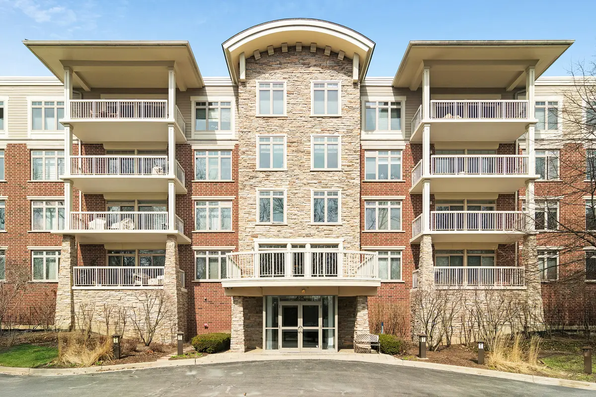 425 Benjamin Drive #202, Vernon Hills, IL 60061 - #1