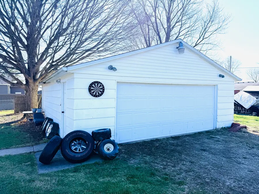 570 1st North Street, Wellington, IL 60973 - #3